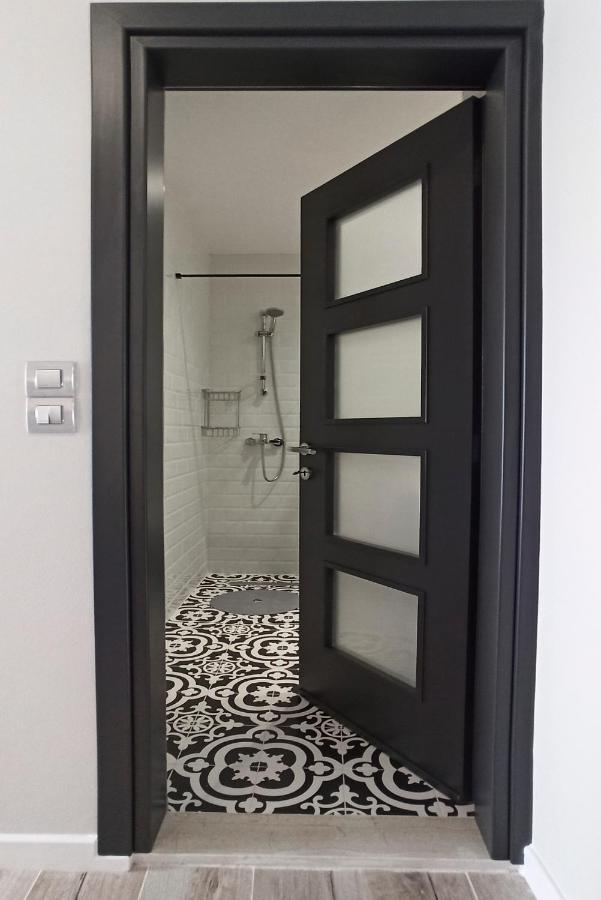 Chrysalis 2 Apartman Kosz Kültér fotó